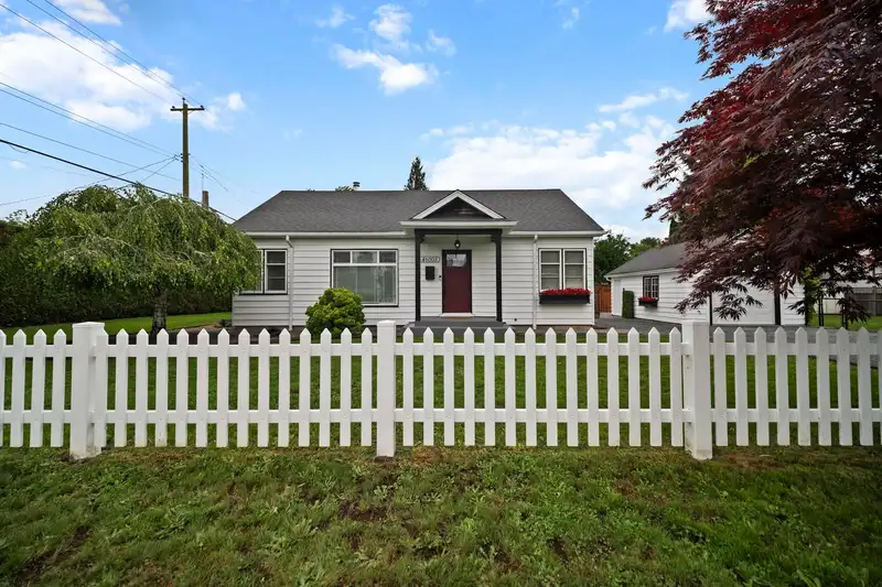 46005 RIVERSIDE DRIVE - photo 1 of 37
