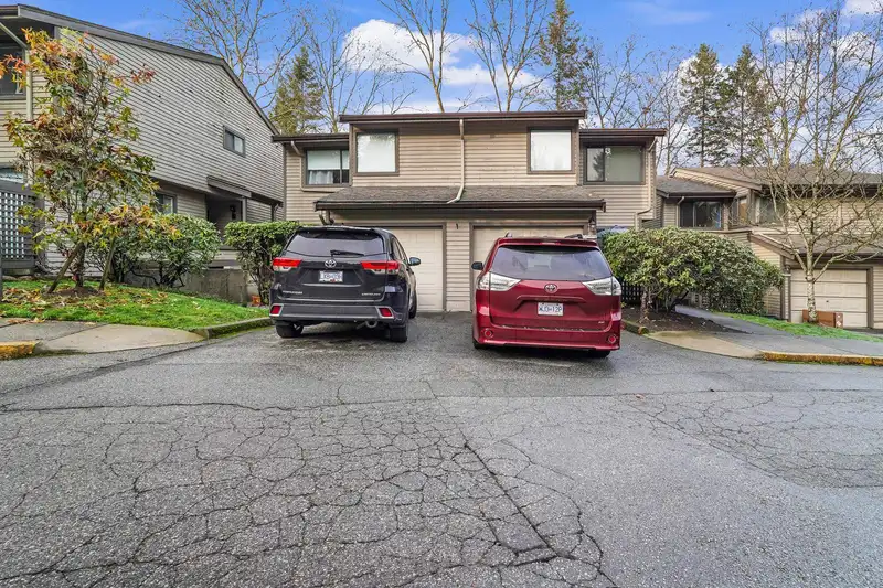 5770 MAYVIEW CIRCLE - photo 1 of 26