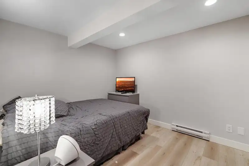 5770 MAYVIEW CIRCLE - photo 3 of 26