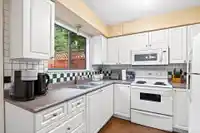 830 INGERSOLL AVENUE - thumbnail 13