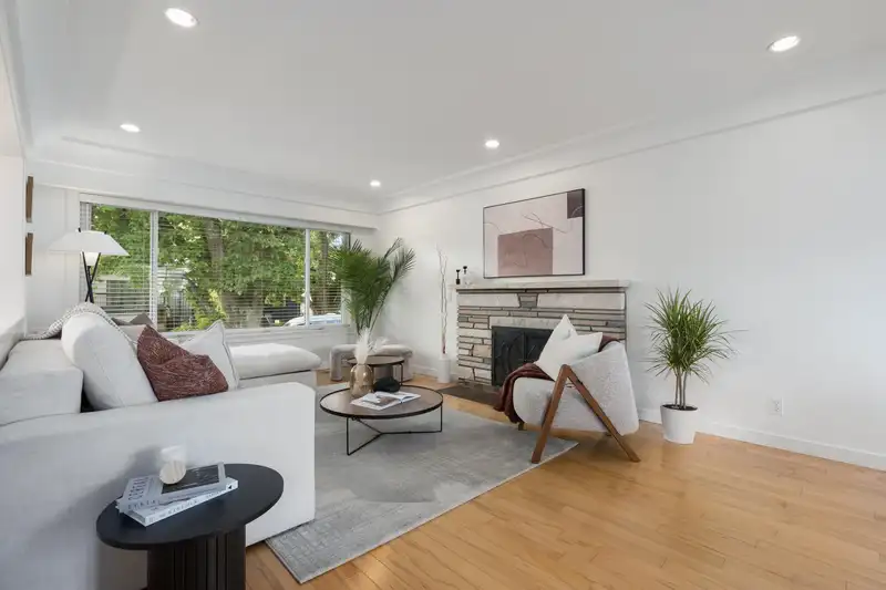 841 E 21ST AVENUE - photo 3 of 40