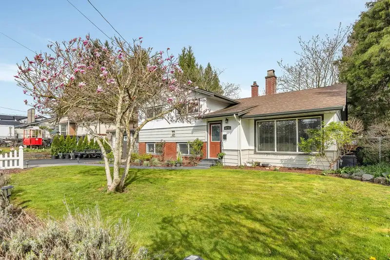 33715 MAYFAIR AVENUE - photo 3 of 40