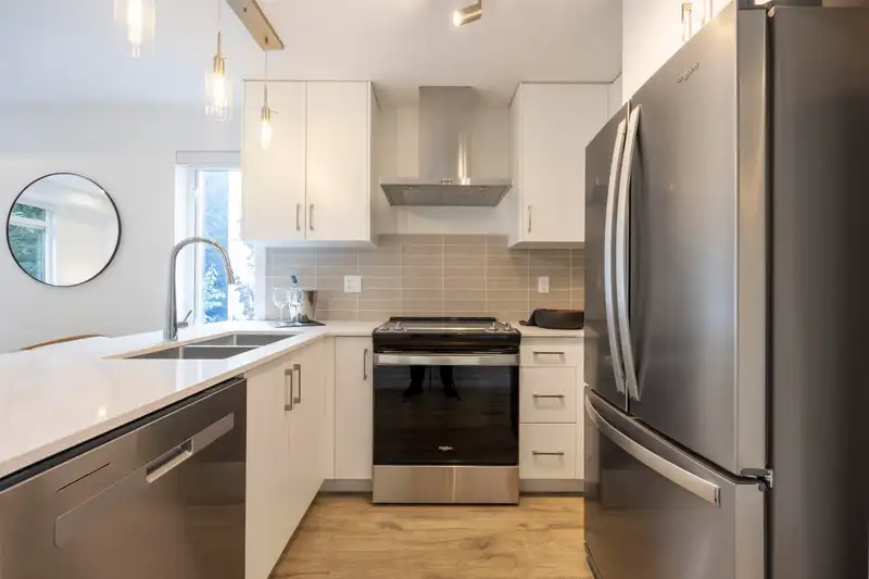 21 6328 KING GEORGE BOULEVARD - photo 3 of 22