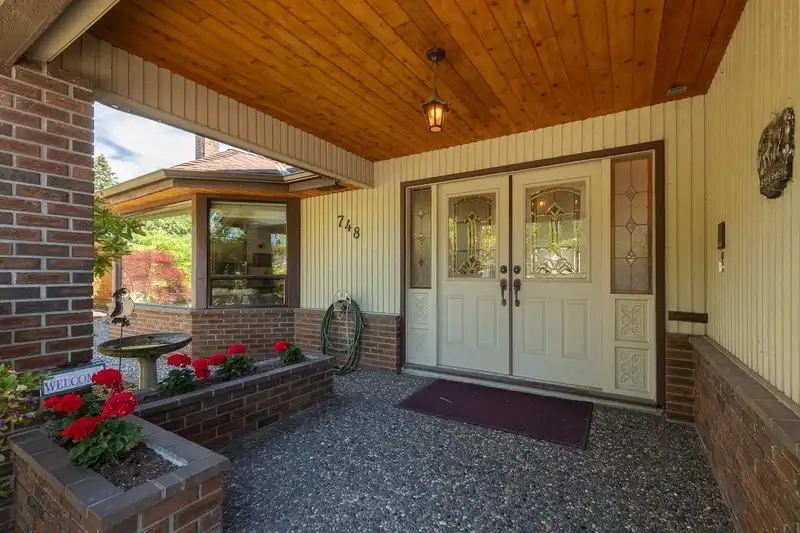748 JUNIPER PLACE - photo 4 of 39