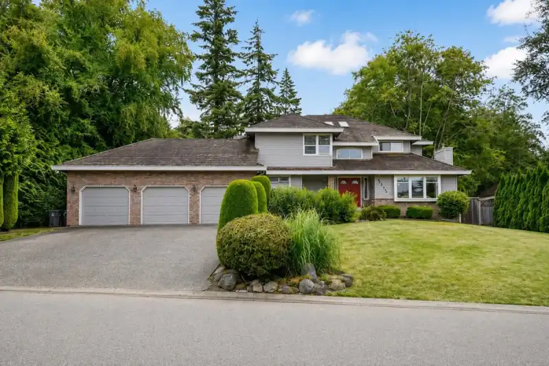 5686 125A STREET - photo 1 of 31