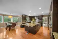 5686 125A STREET - thumbnail 3