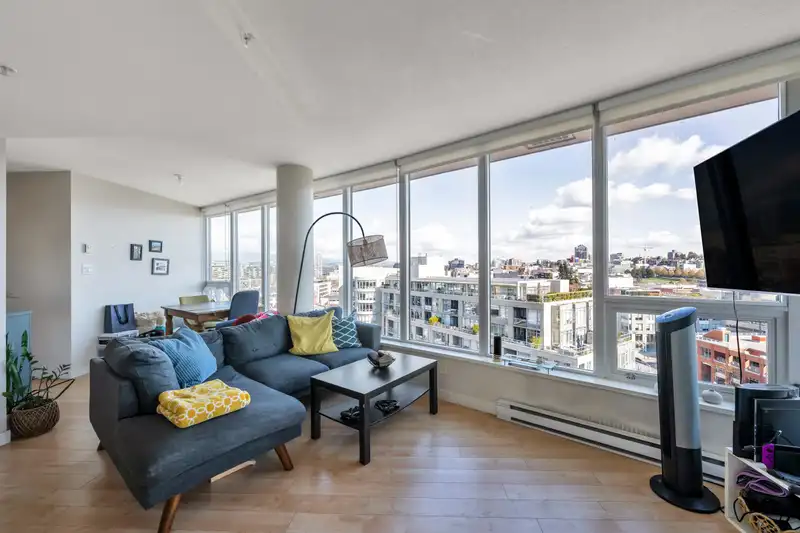 1209 445 W 2ND AVENUE - photo 3 of 30