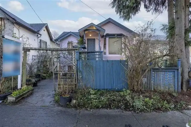 4940 KILLARNEY STREET - photo 1 of 26