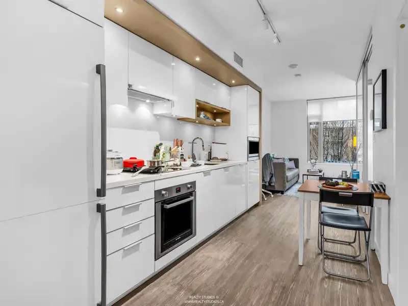 203 1661 QUEBEC STREET - photo 4 of 19