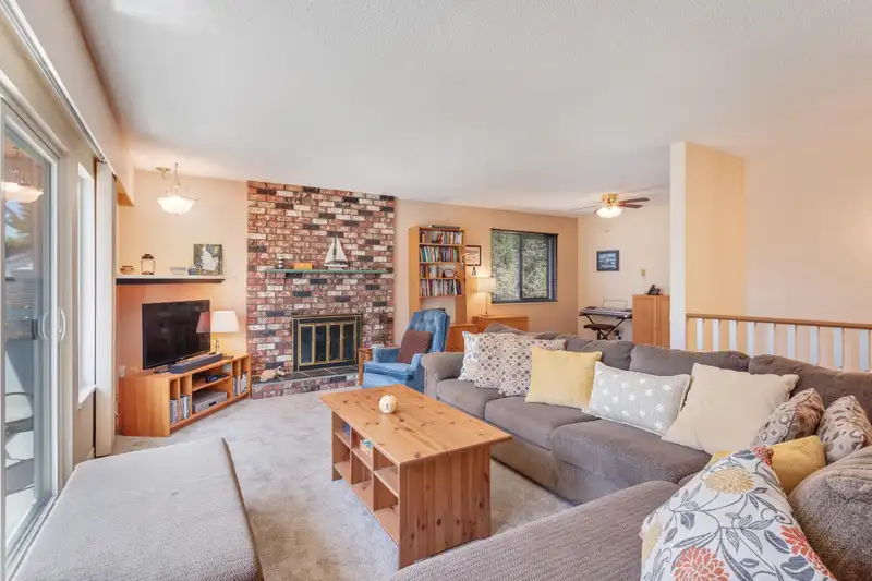 11231 CLIPPER COURT - photo 4 of 31