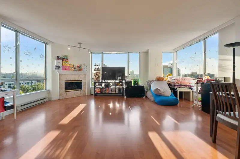 1301 2628 ASH STREET - photo 3 of 33