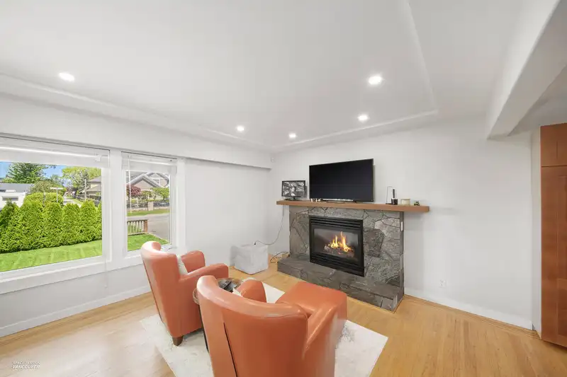 3600 RAYMOND AVENUE - photo 4 of 39