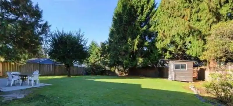 12079 GLENHURST STREET - photo 3 of 39