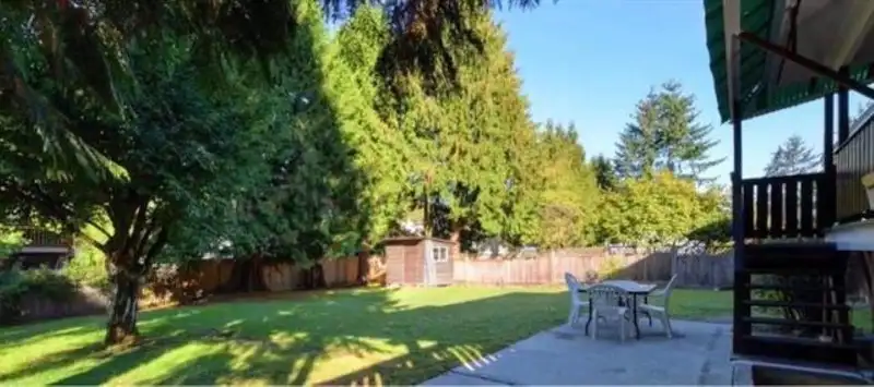 12079 GLENHURST STREET - photo 4 of 39