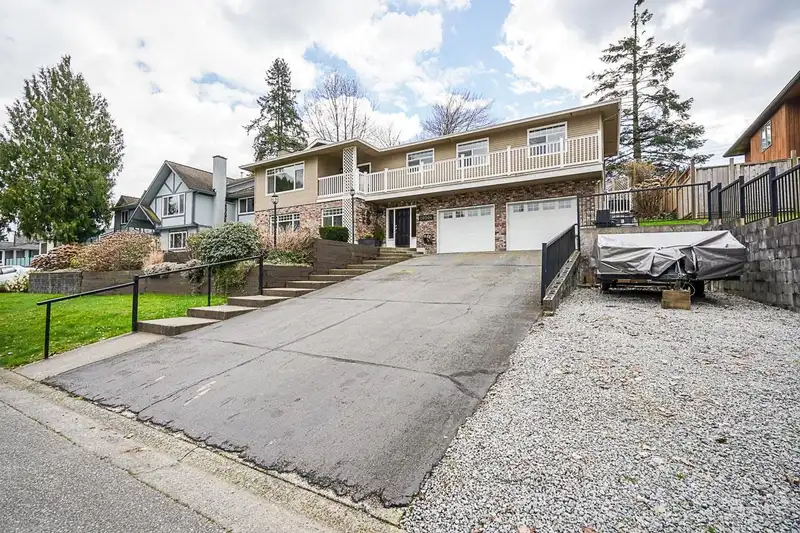 20504 95A AVENUE - photo 1 of 39