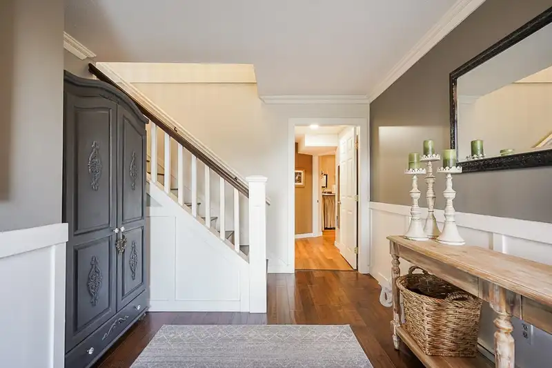 20504 95A AVENUE - photo 3 of 39