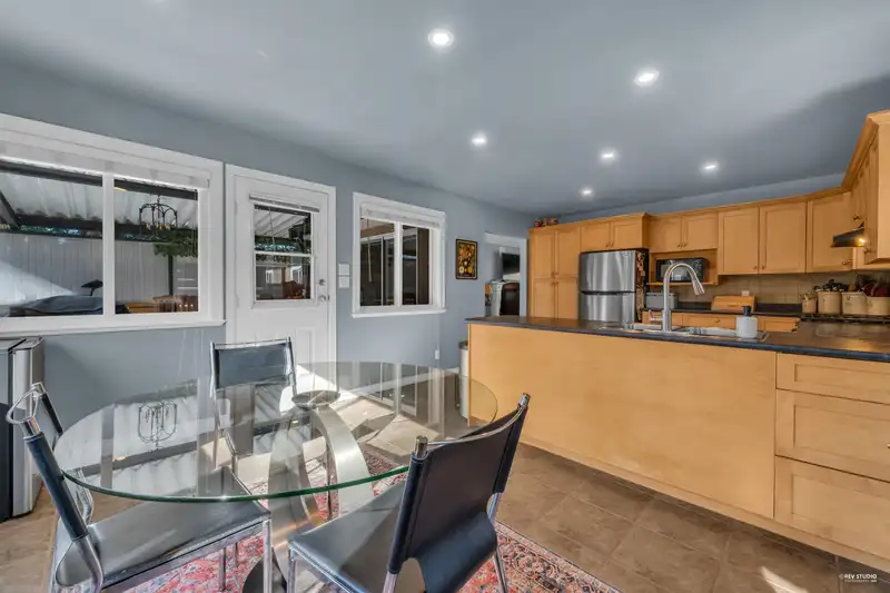 794 ADIRON AVENUE - photo 4 of 21