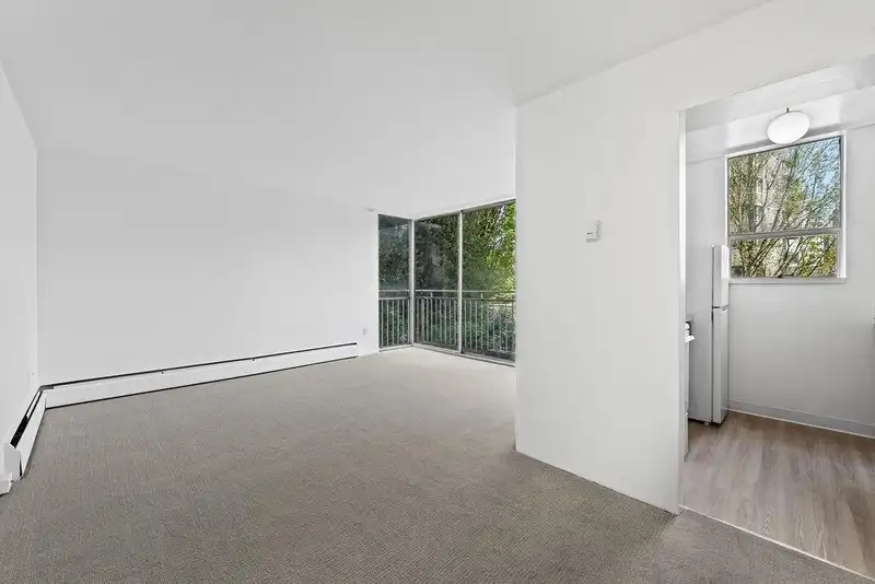 203 1250 BURNABY STREET - photo 2 of 26