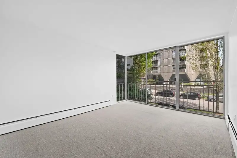 203 1250 BURNABY STREET - photo 3 of 26