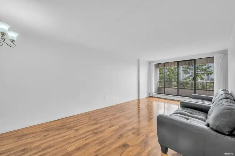 1104 6595 WILLINGDON AVENUE - photo 4 of 38