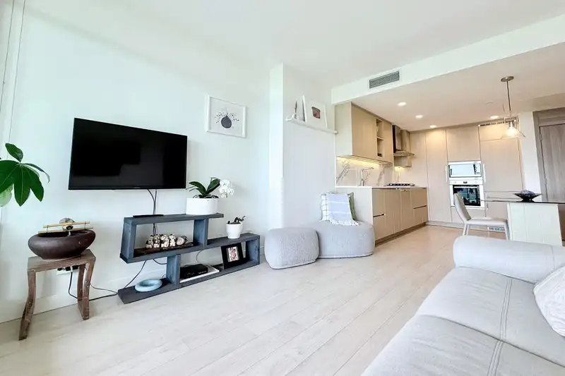 610 4890 LOUGHEED HIGHWAY - photo 3 of 16