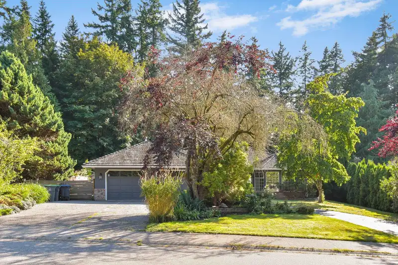 13056 22A AVENUE - photo 1 of 34