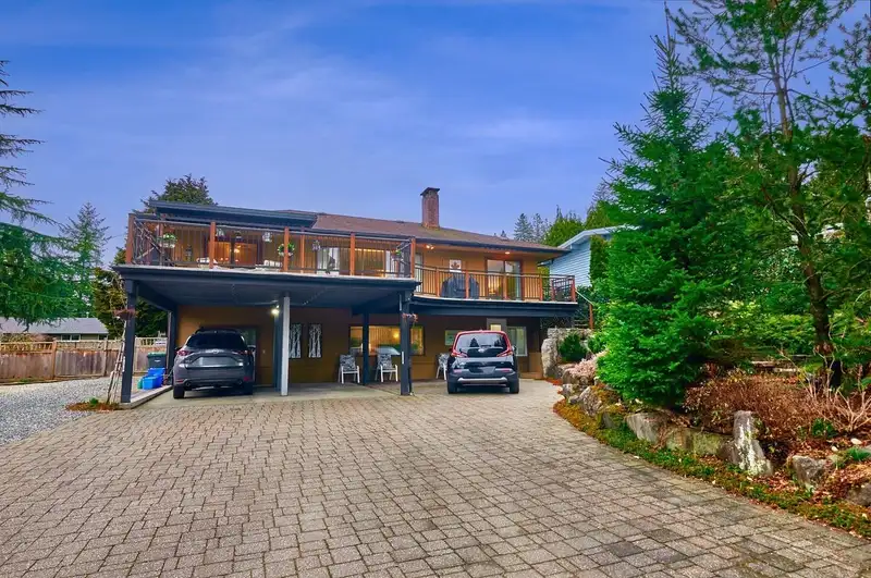 630 SYDNEY AVENUE - photo 4 of 33