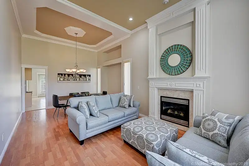 15648 83A AVENUE - photo 3 of 27