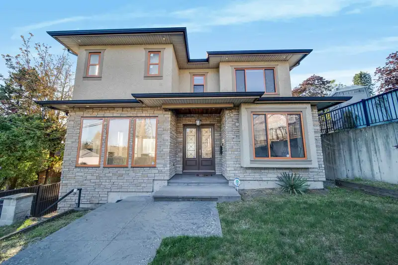 8543 ROYAL OAK AVENUE - photo 1 of 28