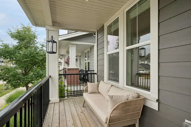 20326 82B AVENUE - photo 3 of 34