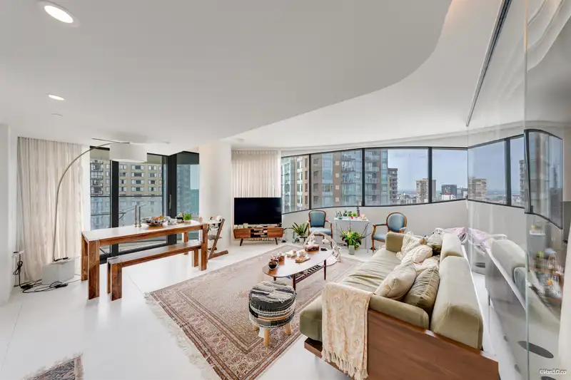 1603 1033 NELSON STREET - photo 3 of 27