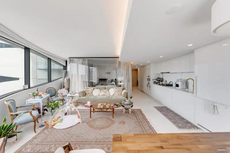 1603 1033 NELSON STREET - photo 4 of 27