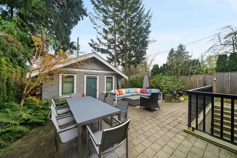 3828 W 35TH AVENUE - photo 3 of 4