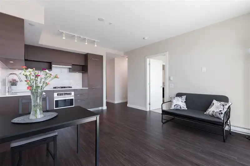 2808 570 EMERSON STREET - photo 4 of 21