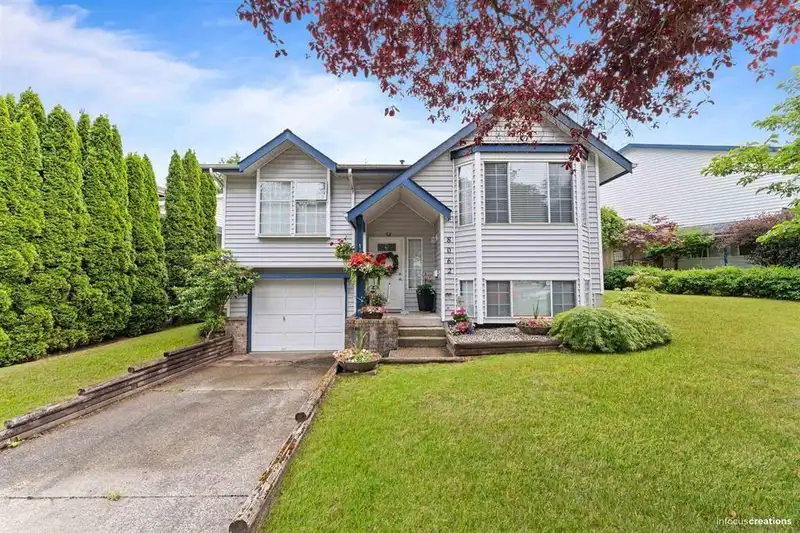 8062 138 STREET - photo 1 of 36