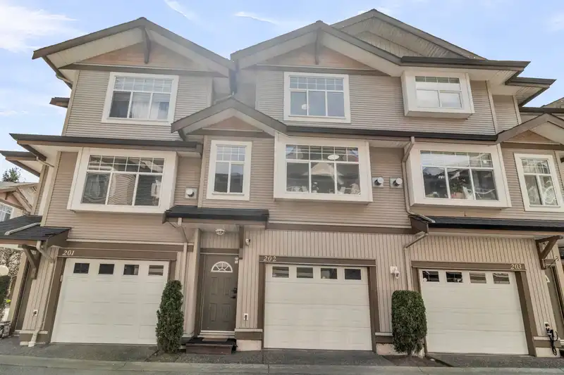 202 9580 PRINCE CHARLES BOULEVARD - photo 1 of 36
