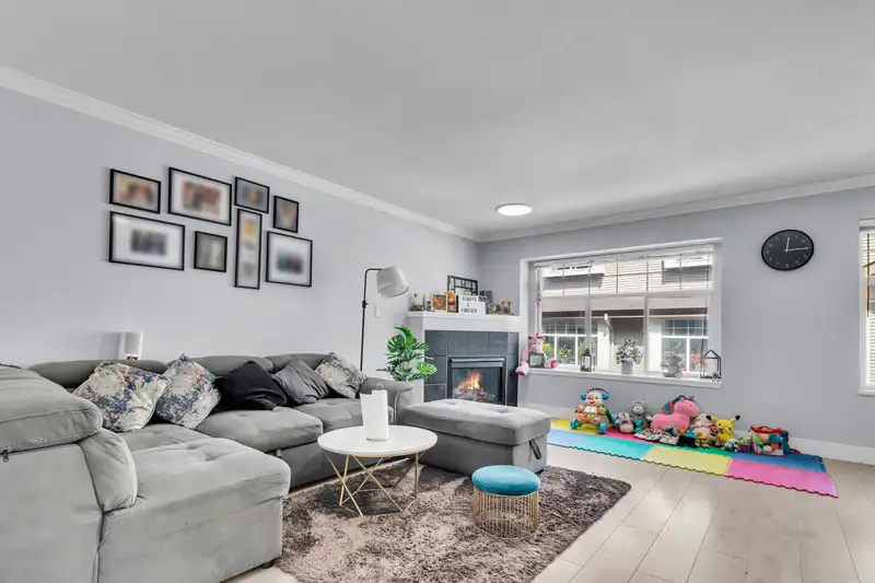 202 9580 PRINCE CHARLES BOULEVARD - photo 4 of 36