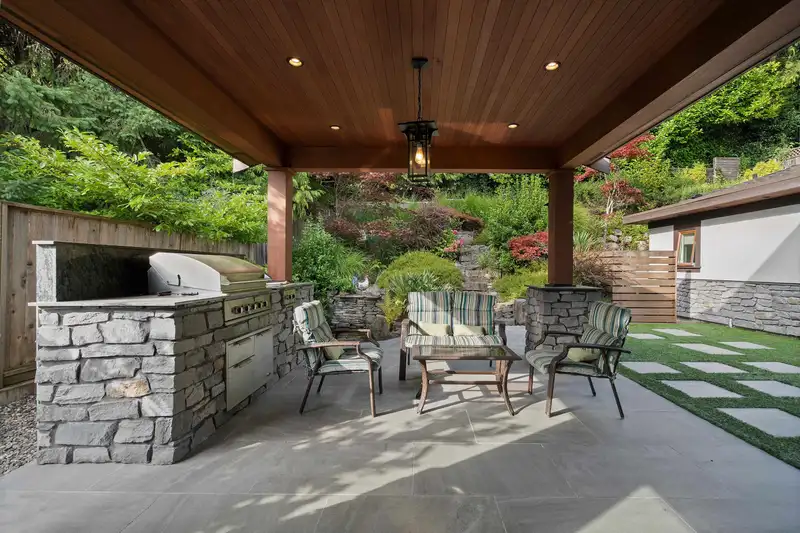 2643 NELSON AVENUE - photo 3 of 40