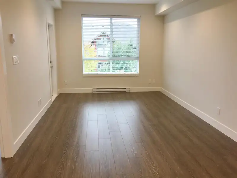 418 15351 101 AVENUE - photo 4 of 10