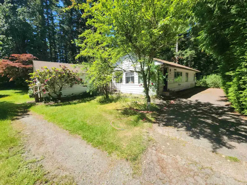 20176 28 AVENUE - photo 2 of 11