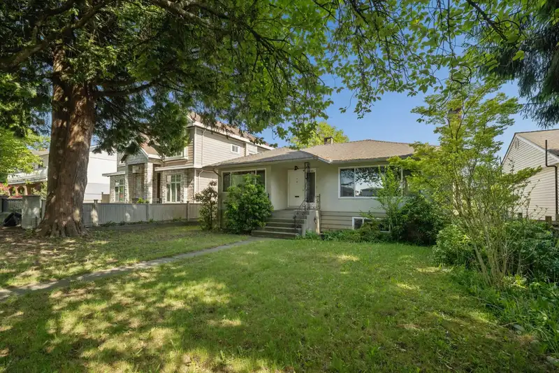 8406 12TH AVENUE - photo 3 of 23