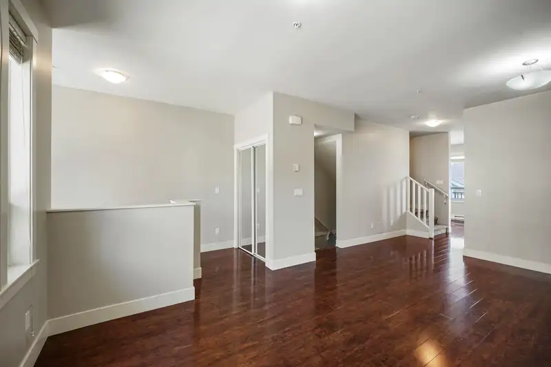 13 20195 68 AVENUE - photo 3 of 4