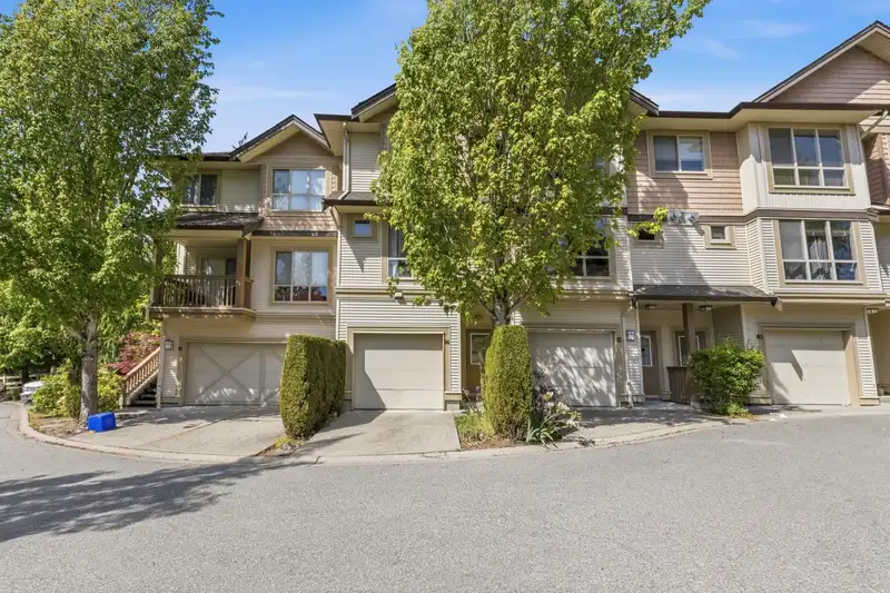 94 20350 68 AVENUE - photo 1 of 26