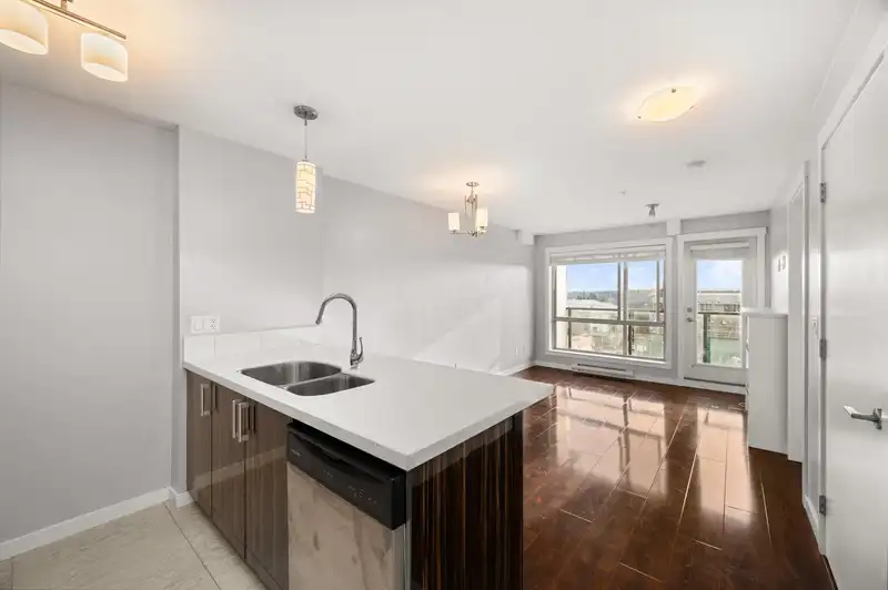 503 22318 LOUGHEED HIGHWAY - photo 4 of 20