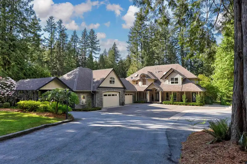 23669 128 CRESCENT - photo 1 of 40