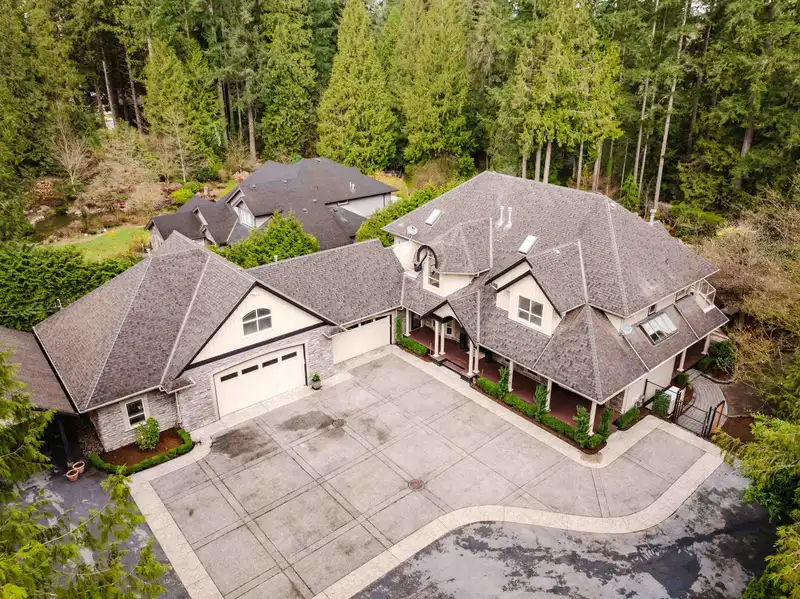 23669 128 CRESCENT - photo 2 of 40