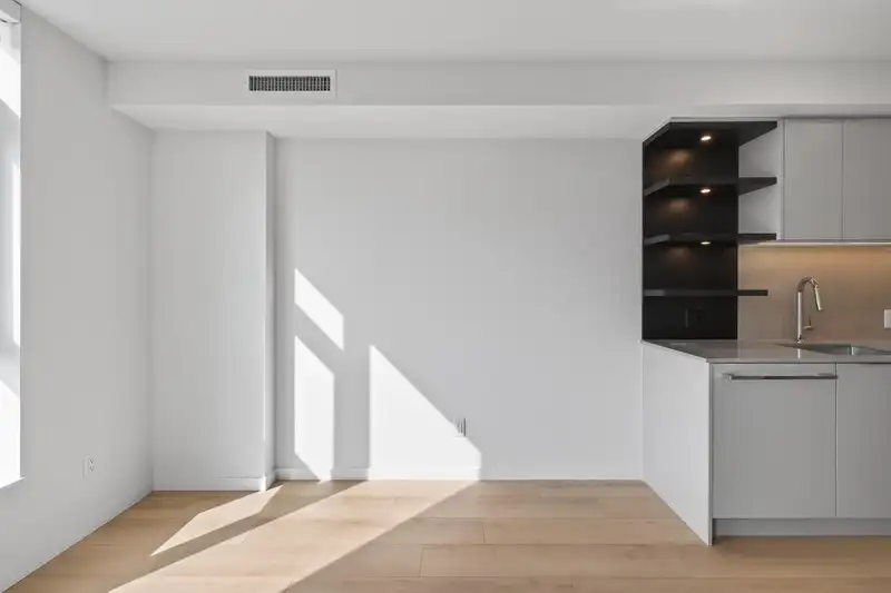 1407 311 ALDERSON AVENUE - photo 2 of 15