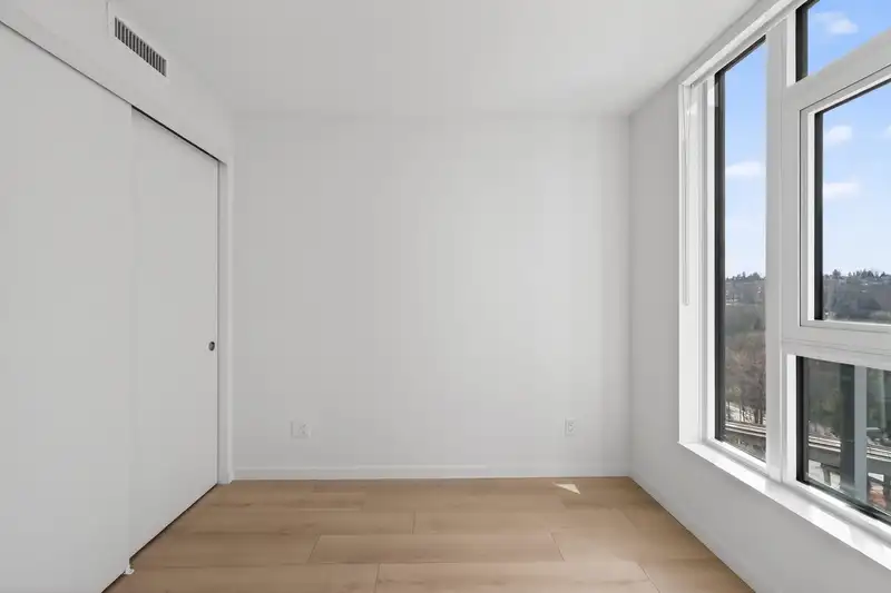 1407 311 ALDERSON AVENUE - photo 4 of 15