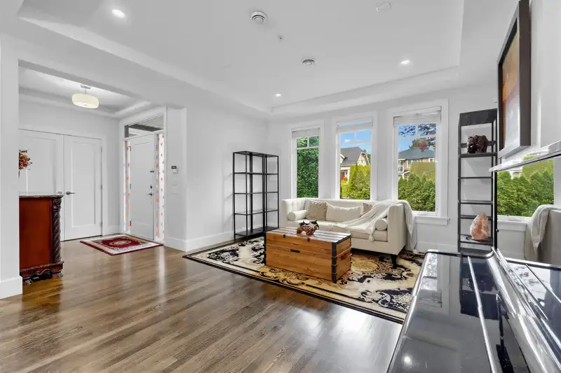 1 2922 W 41ST AVENUE - photo 4 of 40