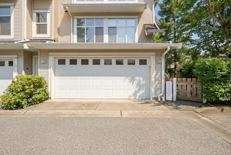 1 6415 197 STREET - photo 2 of 32